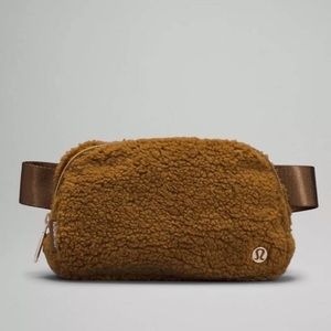 LULULEMON — Everywhere Belt Bag 1L (Fleece)